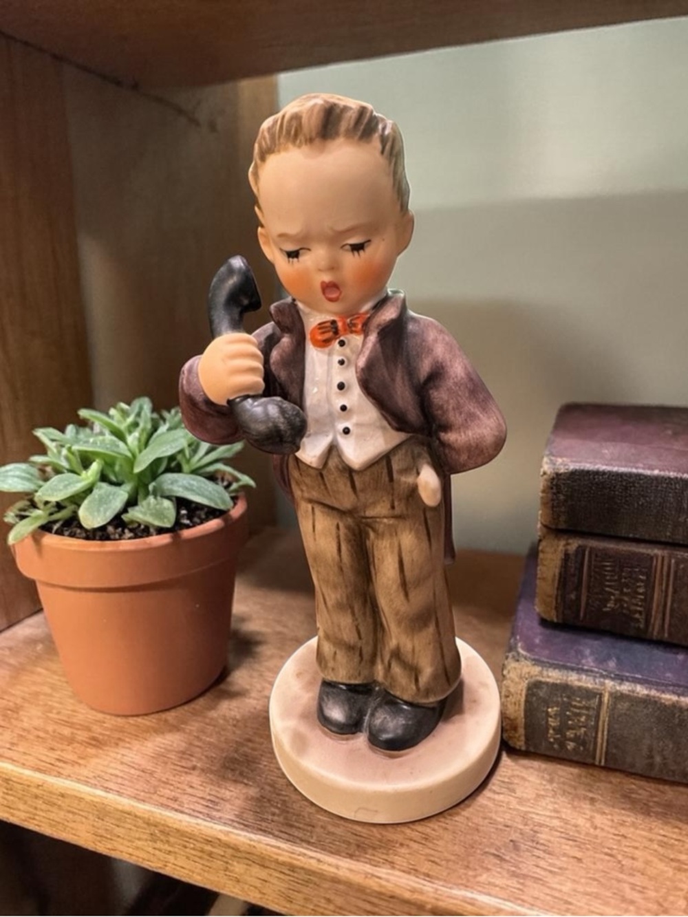 Vintage Hummel “Hello” HUM 124 Boy Figurine – Goebel W. Germany